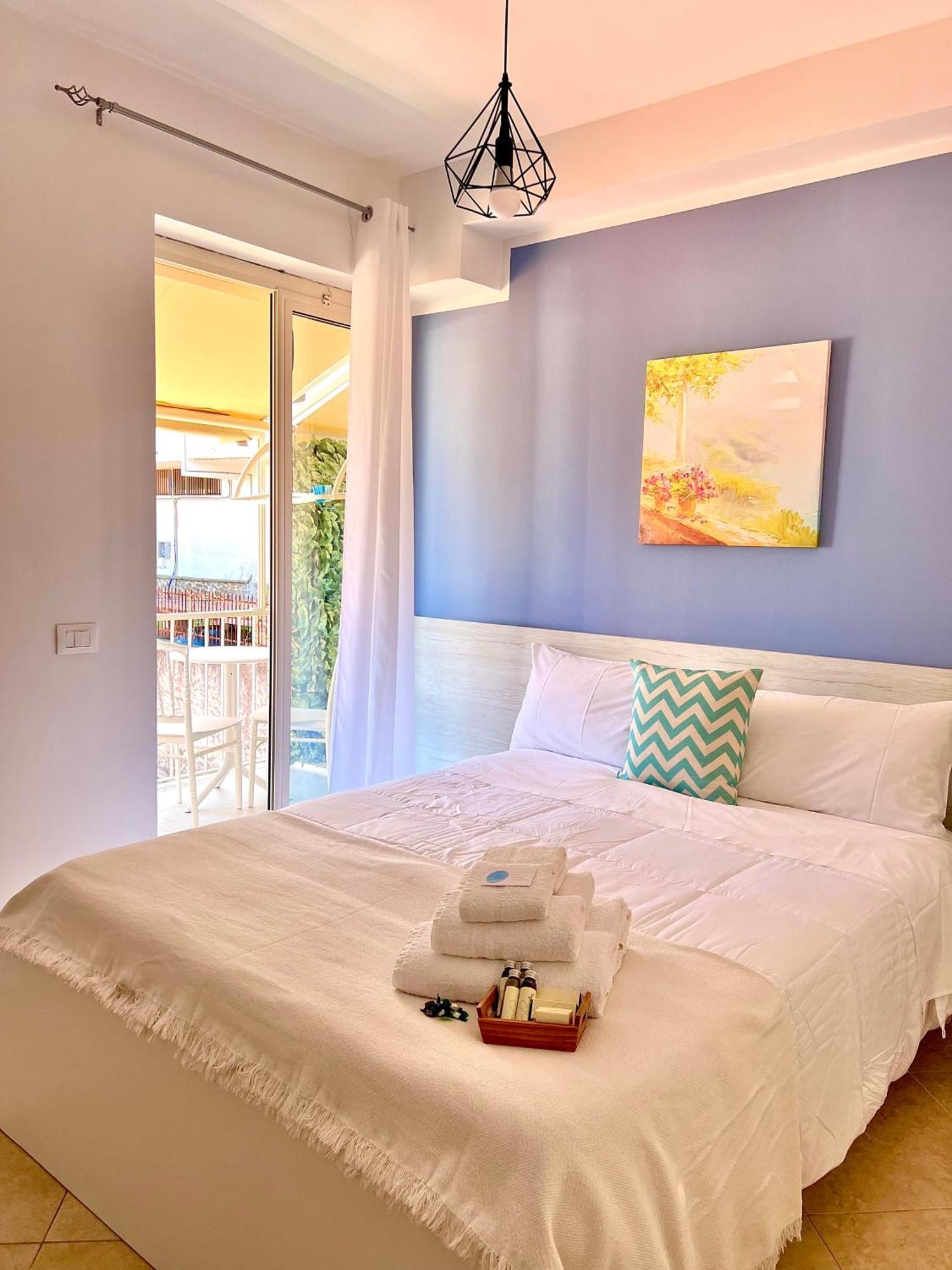 Bed and Breakfast Light Blue Тропеа Екстер'єр фото
